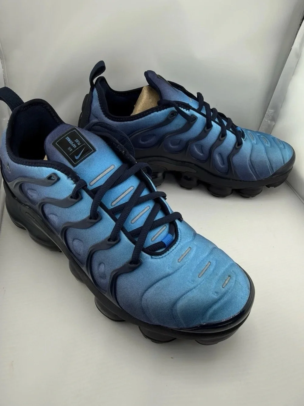 Nike Men’s Blue Gradient VaporMax Plus Sneakers